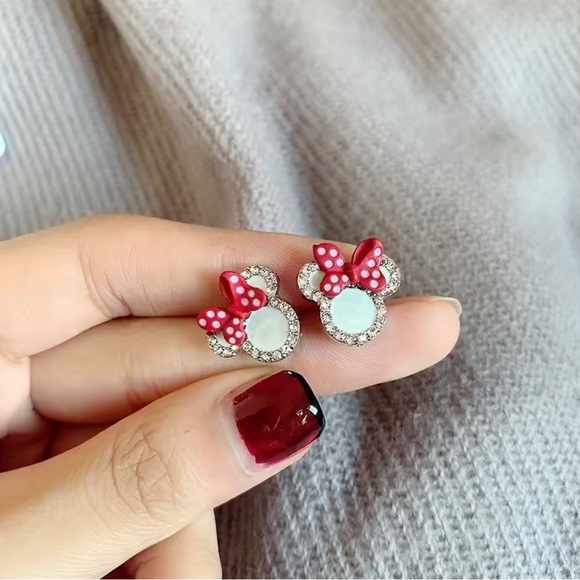 Minnie Mouse Cute Stud Earrings - Picture 5 of 5